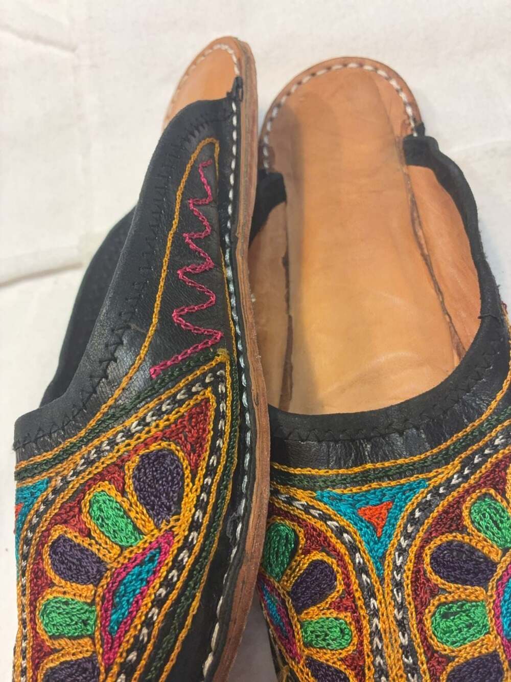 Handcrafted Embroidered Leather Mule Slides Size 8 - Picture 5 of 8